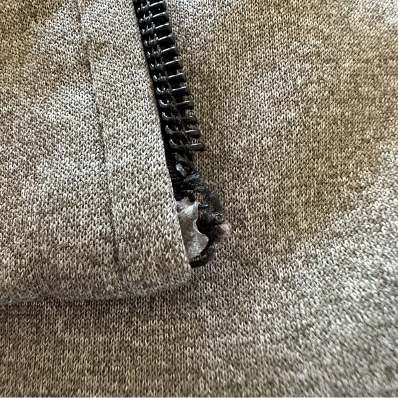 Nike Giants Hoodie with Front Pockets - Picture 3 of 5